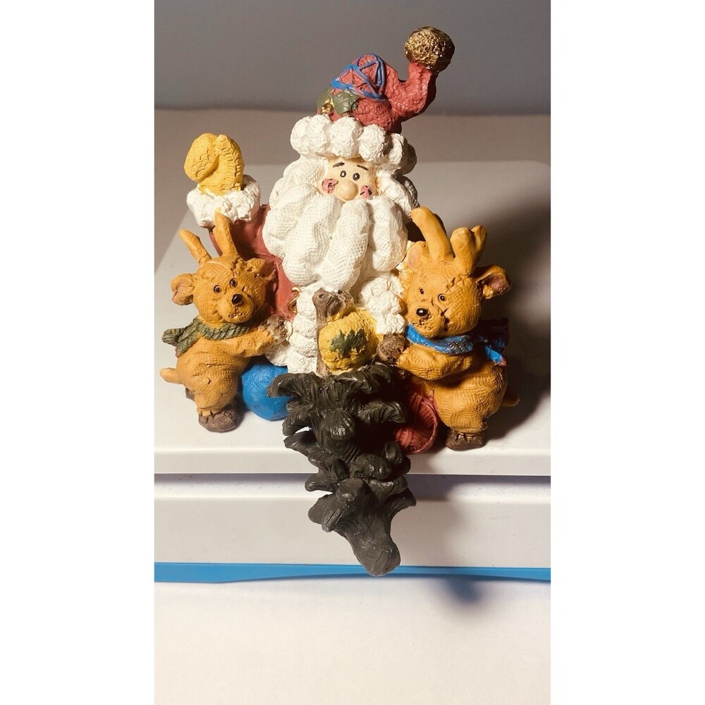 Santa Claus Commodore Resin Christmas Stocking holder Hanger w Reindeer & Tree